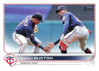 2022 Topps #576 Byron Buxton Front