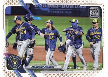 2021 Topps - Gold Star #59 Milwaukee Brewers Front