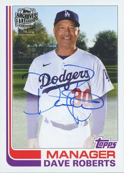 2021 Topps Archives - Fan Favorites Autographs #FFA-DR Dave Roberts Front