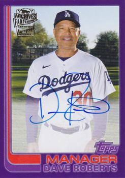 2021 Topps Archives - Fan Favorites Autographs Purple #FFA-DR Dave Roberts Front