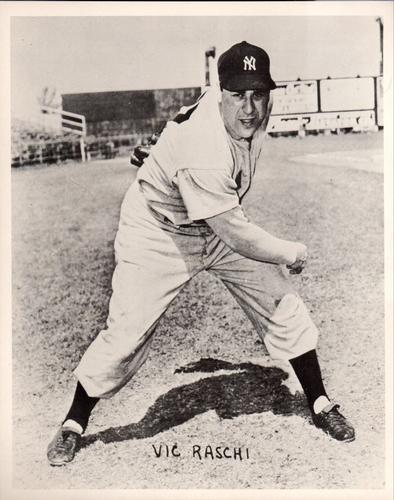 1953 New York Yankees Action Photos #NNO Vic Raschi Front