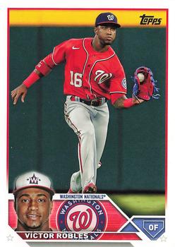 2023 Topps #389 Victor Robles Front