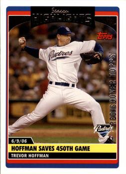2017 Topps - Rediscover Topps 2006 Topps Updates & Highlights Stamped Buybacks Silver #UH175 Trevor Hoffman Front