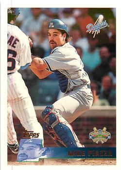 1996 Topps Team Topps Los Angeles Dodgers #2 Mike Piazza Front