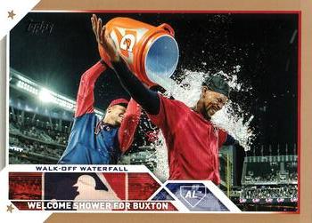 2023 Topps - Gold #326 Walk-off Waterfall Front