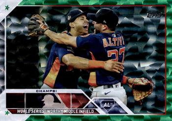 2023 Topps - Green Foil #574 Champs! Front