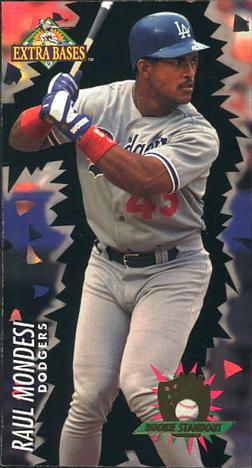 1994 Fleer Extra Bases - Rookie Standouts #13 Raul Mondesi Front