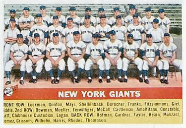 1956 Topps #226 New York Giants Front