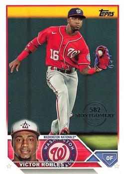 2023 Topps - 582 Montgomery Club Foil Stamped #389 Victor Robles Front