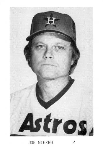 1981 Houston Astros Photocards #NNO Joe Niekro Front