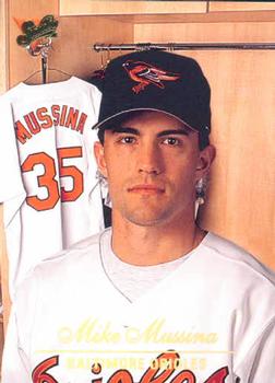 1994 Studio #125 Mike Mussina Front