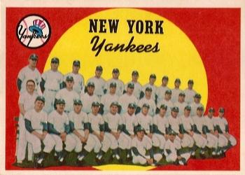 1959 Topps #510 Yankees Team Card / Seventh Series Checklist: 496-572 Front