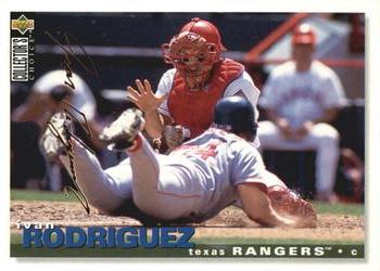 1995 Collector's Choice - Gold Signature #391 Ivan Rodriguez Front