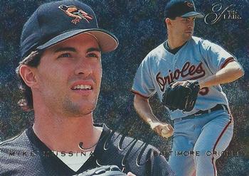 1995 Flair #6 Mike Mussina Front