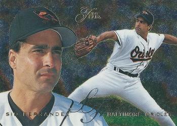 1995 Flair #220 Sid Fernandez Front