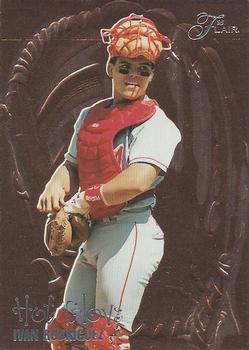 1995 Flair - Hot Gloves #10 Ivan Rodriguez Front
