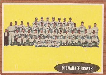 1962 Topps #158 Milwaukee Braves Front
