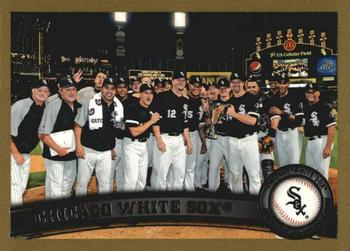 2011 Topps - Gold #161 Chicago White Sox Front