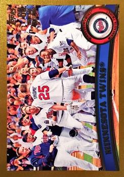 2011 Topps - Gold #614 Minnesota Twins Front