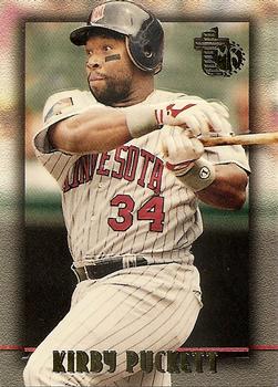 1995 Topps Embossed #71 Kirby Puckett Front