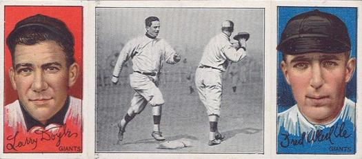 1912 Hassan Triple Folders T202 #NNO Donlin Out at First (Larry Doyle / Fred Merkle) Front