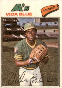 1977 Topps Cloth Stickers #4 Vida Blue Front
