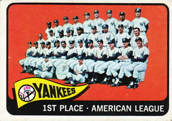 1965 Topps #513 New York Yankees Front