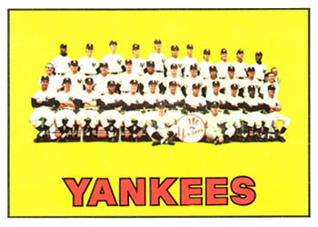 1967 Topps #131 New York Yankees Front