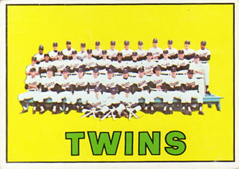 1967 Topps #211 Minnesota Twins Front