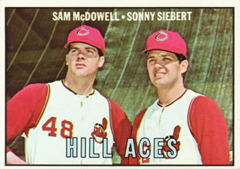 1967 Topps #463 Hill Aces (Sam McDowell / Sonny Siebert) Front