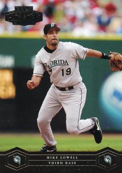 2004 Playoff Honors #84 Mike Lowell Front