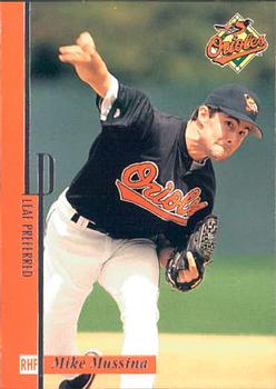 1996 Leaf Preferred #36 Mike Mussina Front