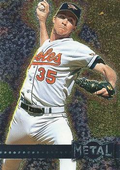 1996 Metal Universe #6 Mike Mussina Front