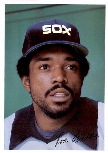 1981 Topps Home Team Photos Chicago Cubs / Chicago White Sox #NNO Ron LeFlore Front