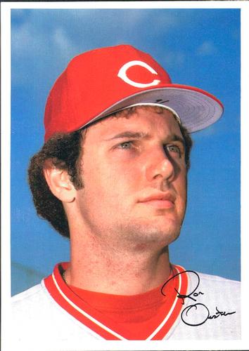 1981 Topps Home Team Photos Cincinnati Reds #NNO Ron Oester Front