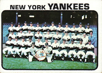 1973 Topps #556 New York Yankees Front