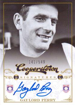 2012 Panini Cooperstown - Signatures #HOF-GLD Gaylord Perry Front