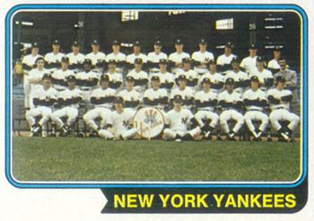 1974 Topps #363 New York Yankees Front