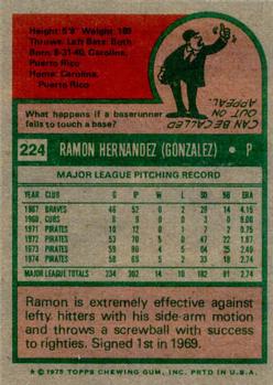 1975 Topps #224 Ramon Hernandez Back