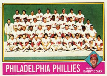 1976 Topps #384 Philadelphia Phillies / Danny Ozark Front