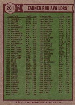 1976 Topps #201 1975 NL ERA Leaders (Randy Jones / Andy Messersmith / Tom Seaver) Back