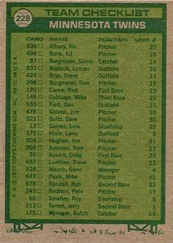 1977 Topps #228 Minnesota Twins / Gene Mauch Back