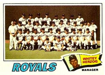 1977 Topps #371 Kansas City Royals / Whitey Herzog Front
