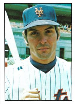 1975 SSPC New York Mets #9 Dave Kingman Front