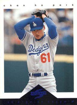 1997 Score Los Angeles Dodgers #5 Chan Ho Park Front
