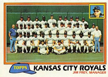 1981 Topps #667 Kansas City Royals / Jim Frey Front