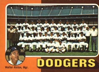 1975 O-Pee-Chee #361 Los Angeles Dodgers / Walter Alston Front