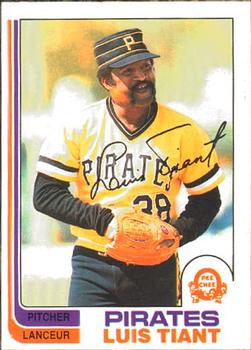 1982 O-Pee-Chee #160 Luis Tiant Front