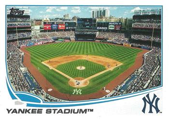 2013 Topps New York Yankees #NYY-17 Yankee Stadium Front