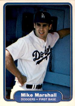 1982 Fleer #13 Mike Marshall Front